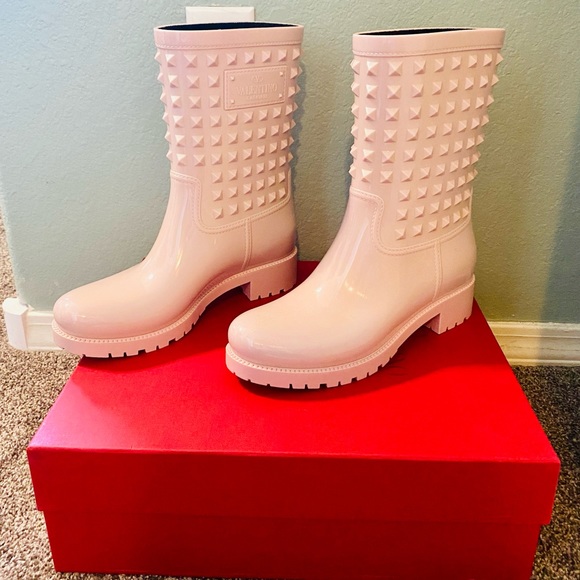 Valentino Garavani Shoes - NIB Valentino Garavani Baby Pink Rockstud Rubber Rain Boots